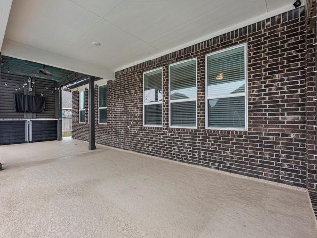 11811 St Augustine Drive, Mont Belvieu, TX 77535