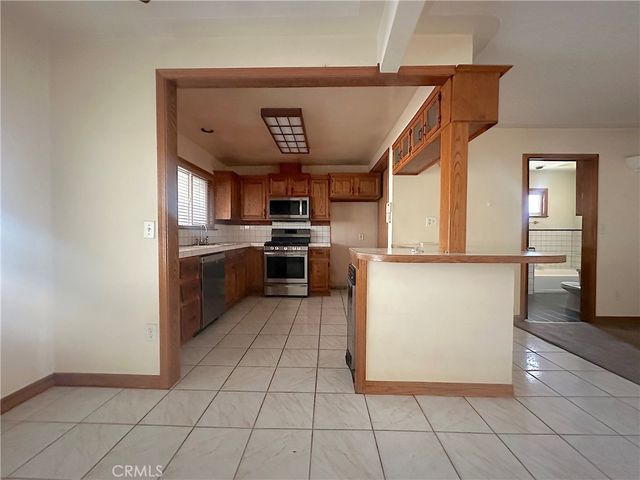 11431 Ramona Avenue, Hawthorne, CA 90250