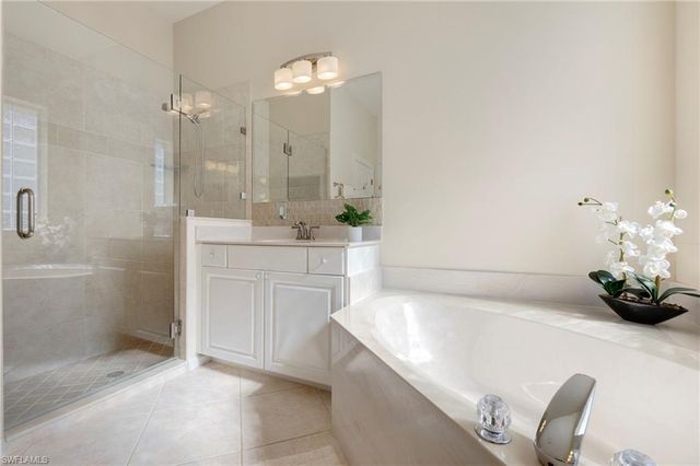 20000 Seadale CT, Estero, FL 33928