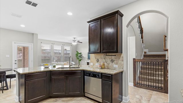 909 Kauri Cliffs, Cibolo, TX 78108