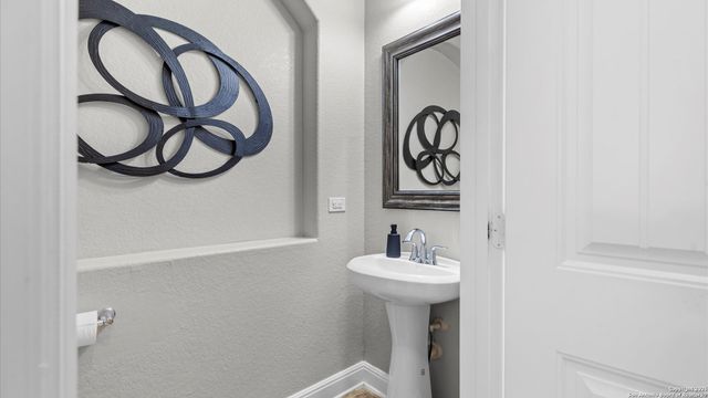 909 Kauri Cliffs, Cibolo, TX 78108