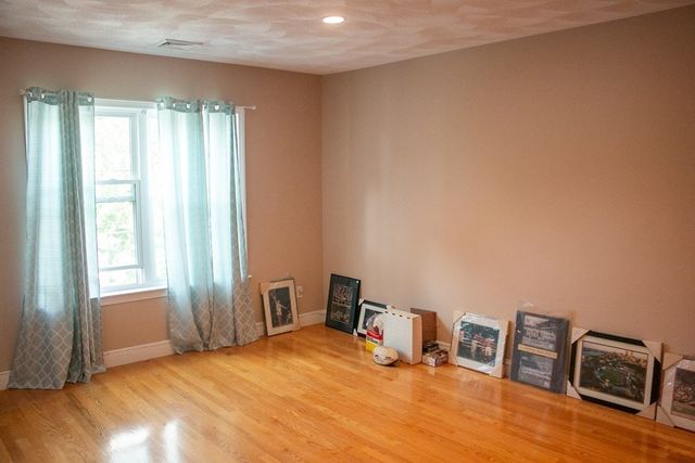 4 Humphrey 1, Wakefield, MA 01880