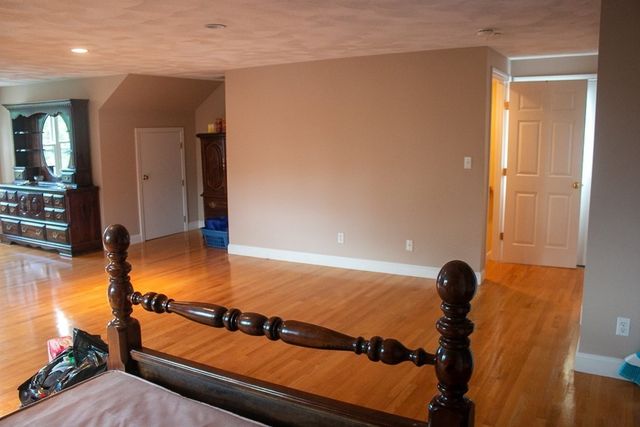 4 Humphrey 1, Wakefield, MA 01880