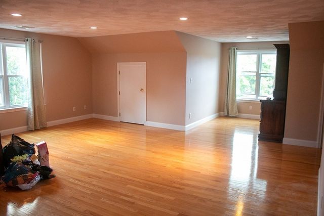 4 Humphrey 1, Wakefield, MA 01880