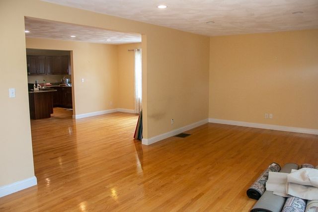 4 Humphrey 1, Wakefield, MA 01880