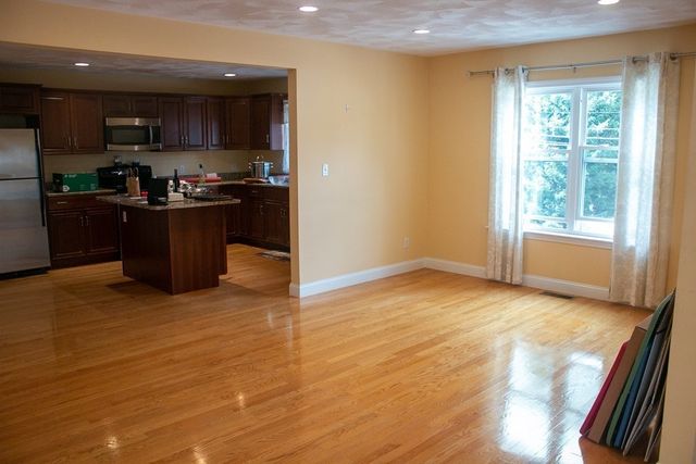 4 Humphrey 1, Wakefield, MA 01880