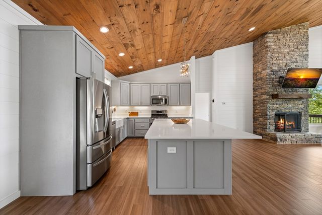 670 River Hills, Mineral Bluff, GA 30559