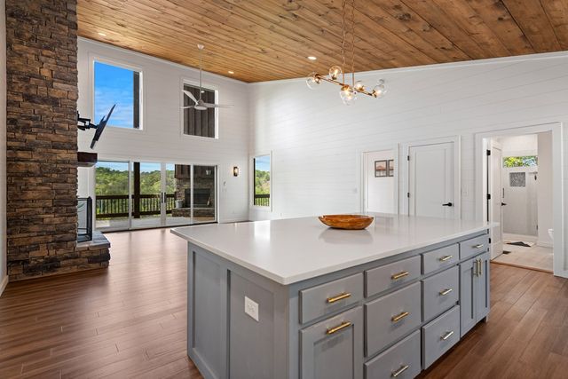 670 River Hills, Mineral Bluff, GA 30559