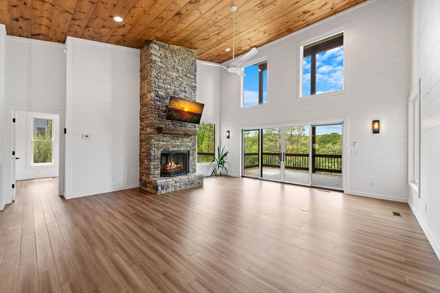 670 River Hills, Mineral Bluff, GA 30559