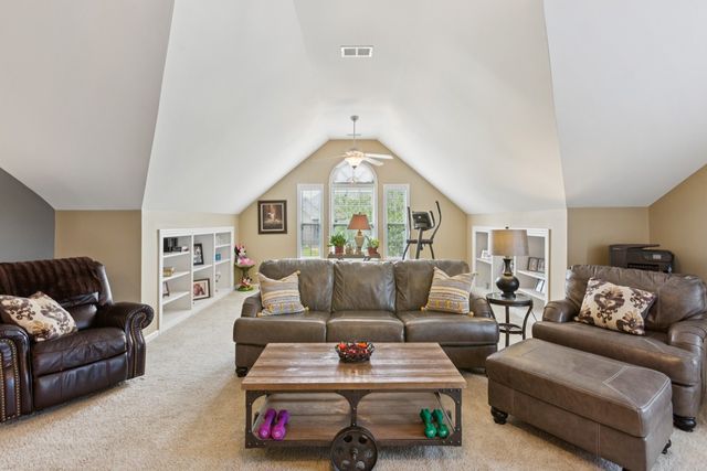 161 Peppertree Ln, Gallatin, TN 37066