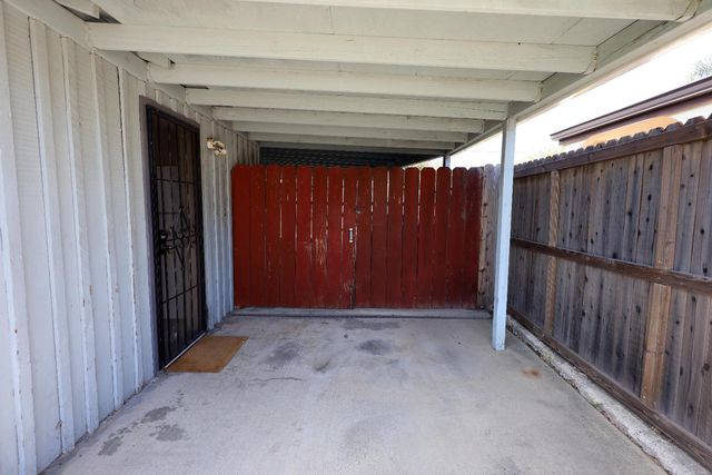 3905 Fell St, Sacramento, CA 95838