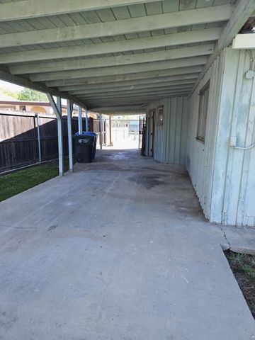 3905 Fell St, Sacramento, CA 95838