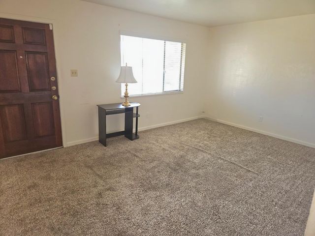 3905 Fell St, Sacramento, CA 95838