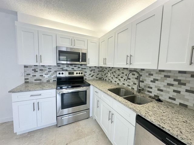 173 Lake Arbor Drive, Palm Springs, FL 33461