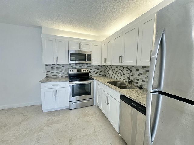 173 Lake Arbor Drive, Palm Springs, FL 33461
