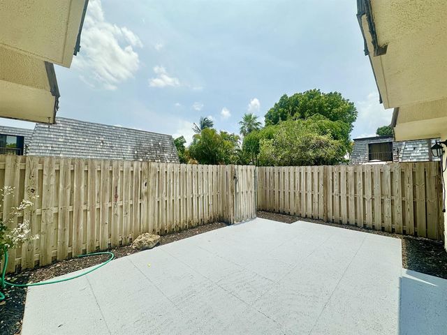 173 Lake Arbor Drive, Palm Springs, FL 33461
