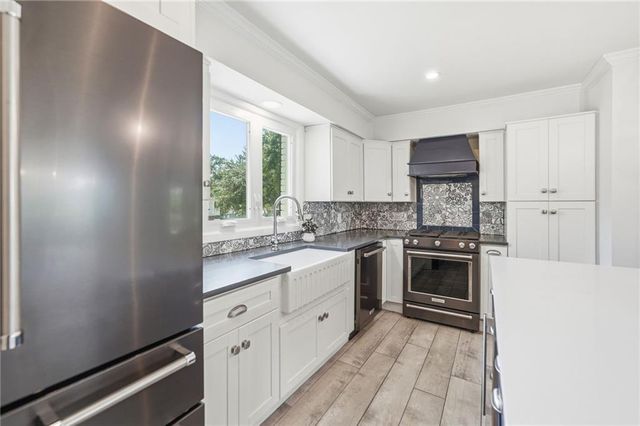 3706 W 96th Street, Overland Park, KS 66206