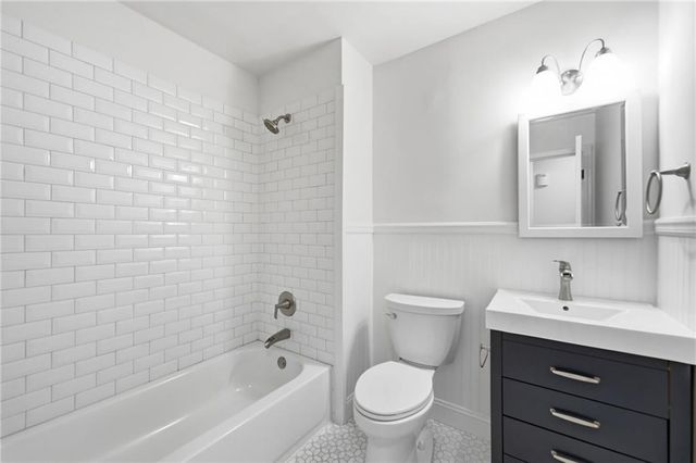 3706 W 96th Street, Overland Park, KS 66206