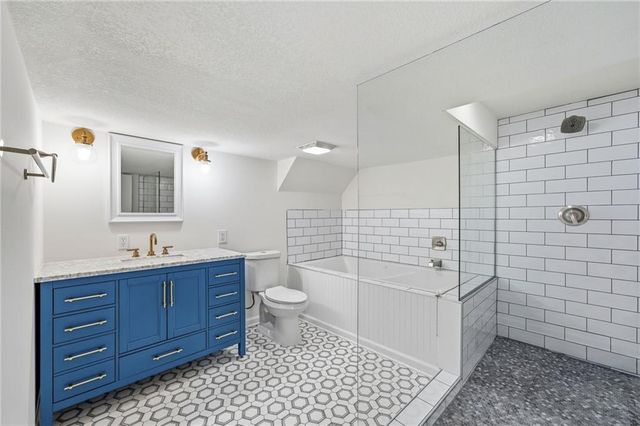 3706 W 96th Street, Overland Park, KS 66206