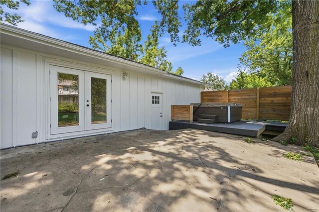 3706 W 96th Street, Overland Park, KS 66206