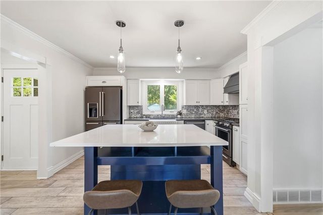 3706 W 96th Street, Overland Park, KS 66206