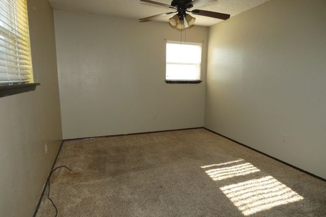 1907 NW Great Plains Blvd, Lawton, OK 73505