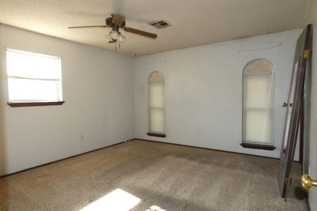 1907 NW Great Plains Blvd, Lawton, OK 73505