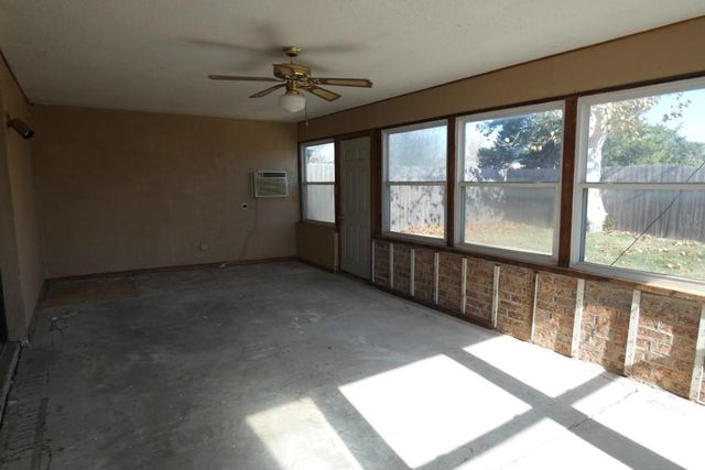 1907 NW Great Plains Blvd, Lawton, OK 73505