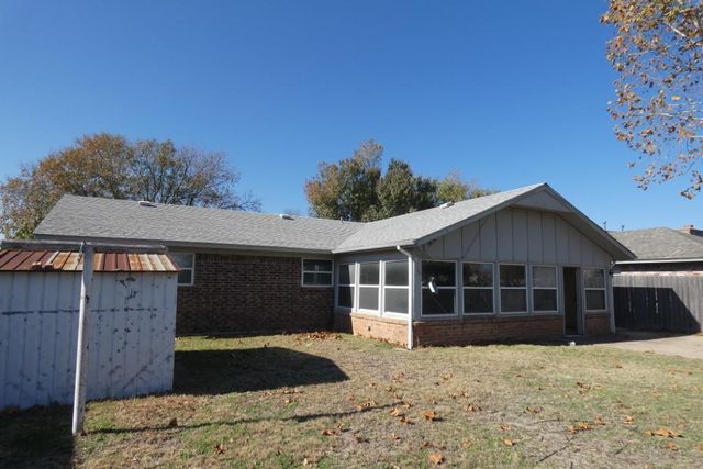 1907 NW Great Plains Blvd, Lawton, OK 73505