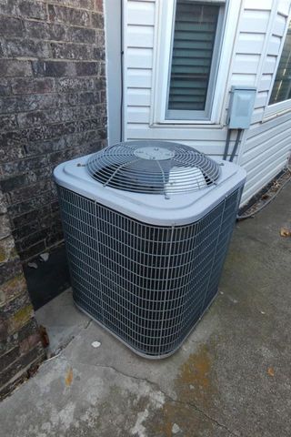 1907 NW Great Plains Blvd, Lawton, OK 73505