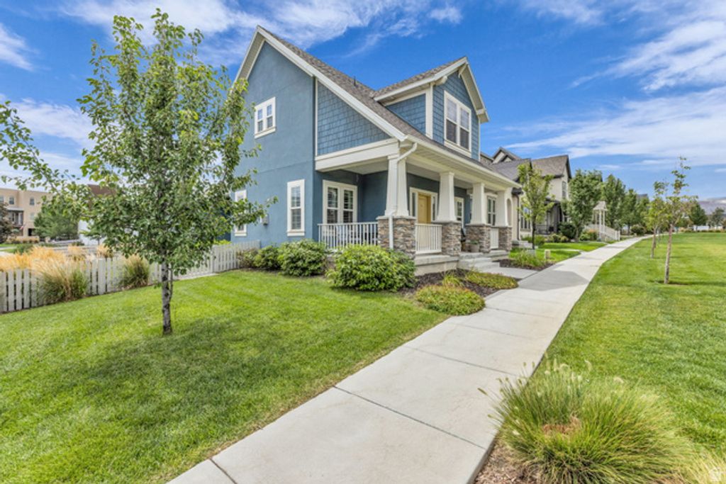 10562 S STURGEON DR, South Jordan, UT 84009 — photo 2