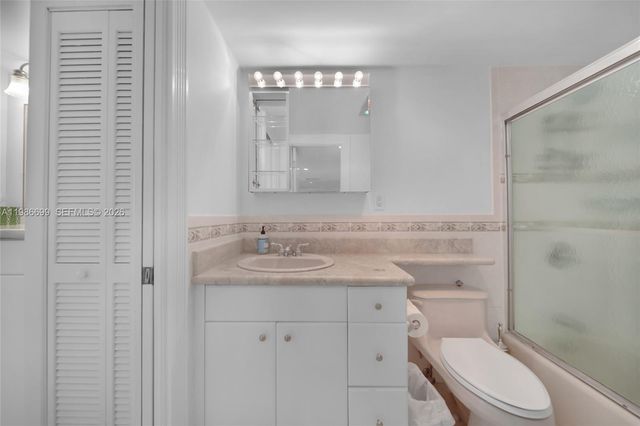 465 Ocean Dr 1102, Miami Beach, FL 33139