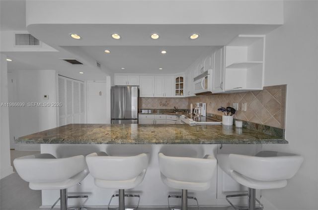 465 Ocean Dr 1102, Miami Beach, FL 33139