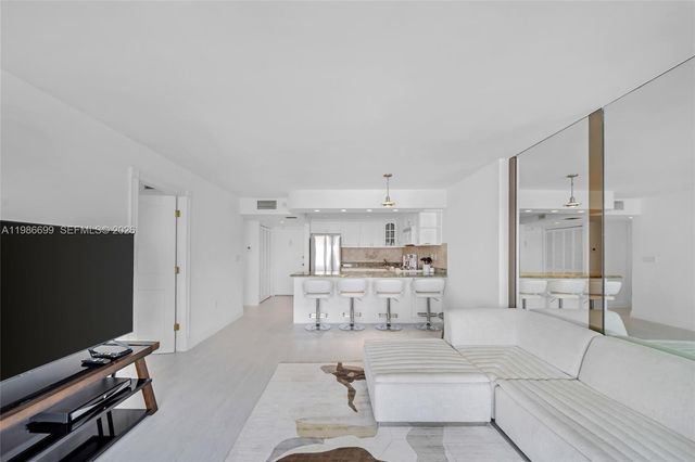 465 Ocean Dr 1102, Miami Beach, FL 33139