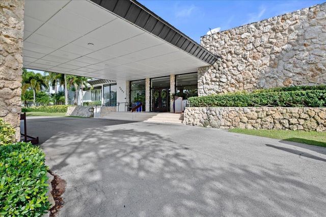 1338 Breakers West Boulevard, West Palm Beach, FL 33411