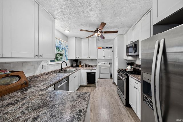 23737 Decamp Boulevard, Elkhart, IN 46516