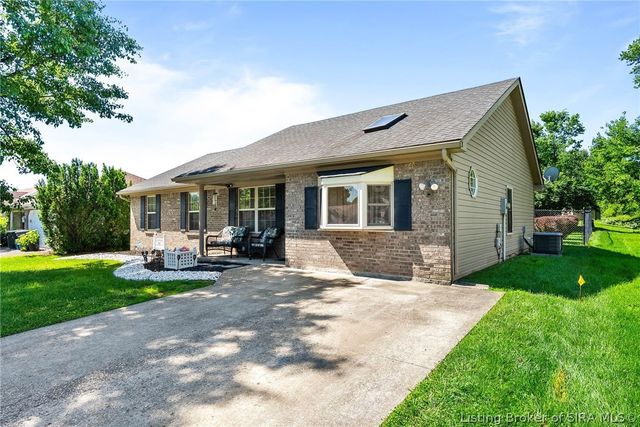 922 Presidential Place, Jeffersonville, IN 47130