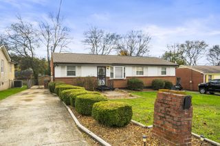 723 Vanderhorst Dr, Nashville, TN 37207