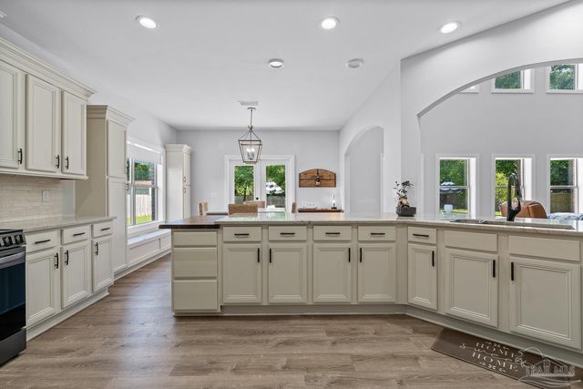 5528 Heatherton Rd, Milton, FL 32570