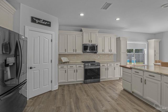 5528 Heatherton Rd, Milton, FL 32570