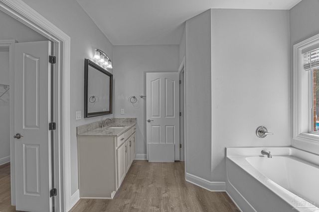 5528 Heatherton Rd, Milton, FL 32570