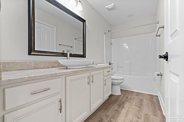 5528 Heatherton Rd, Milton, FL 32570