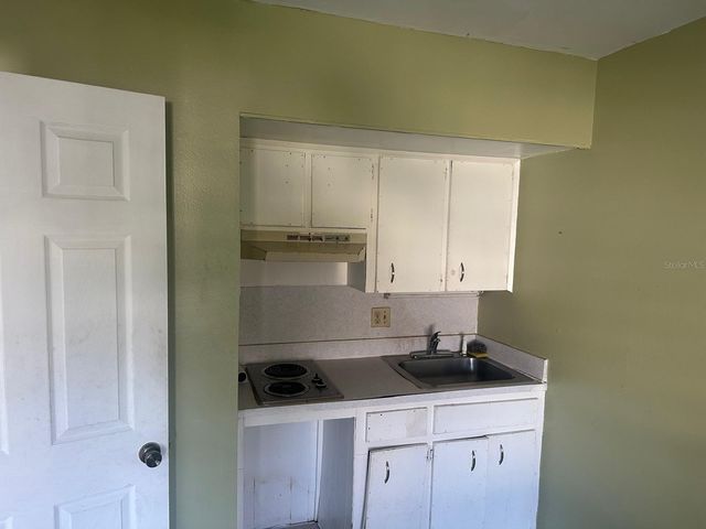 214 N CHESTNUT ROAD, Lakeland, FL 33815