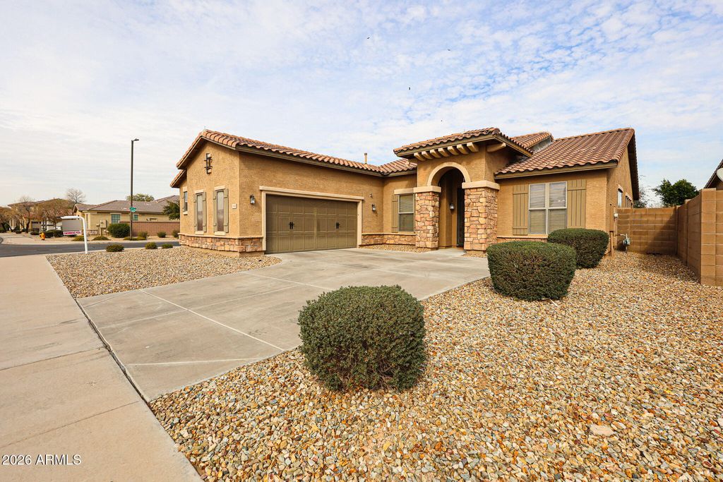 15988 W COCOPAH Street, Goodyear, AZ 85338