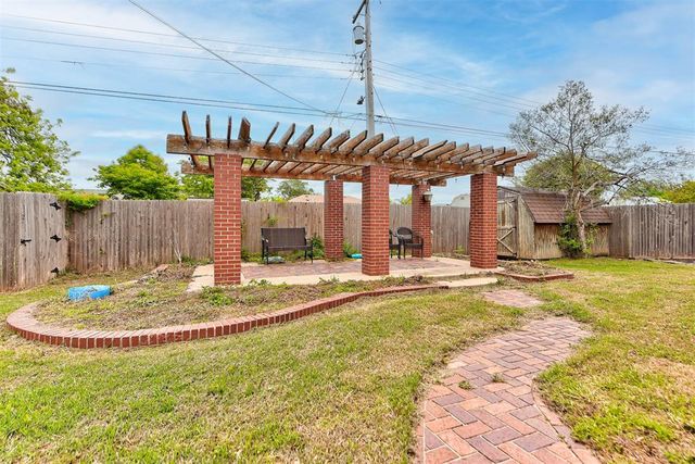 1506 W Walnut Street, El Reno, OK 73036