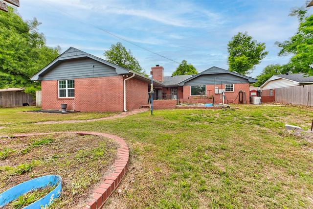1506 W Walnut Street, El Reno, OK 73036