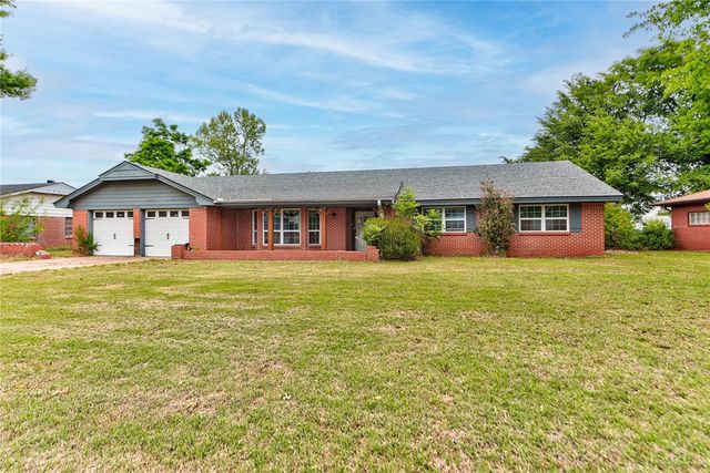 1506 W Walnut Street, El Reno, OK 73036