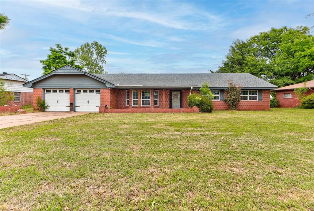 1506 W Walnut Street, El Reno, OK 73036