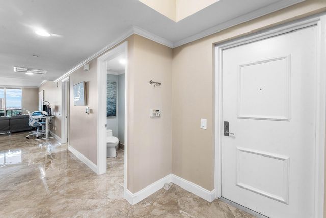 2640 Lake Shore Drive 1210, Riviera Beach, FL 33404