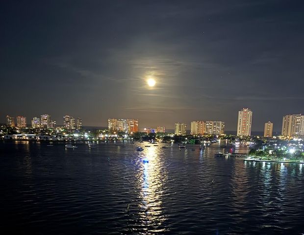 2640 Lake Shore Drive 1210, Riviera Beach, FL 33404